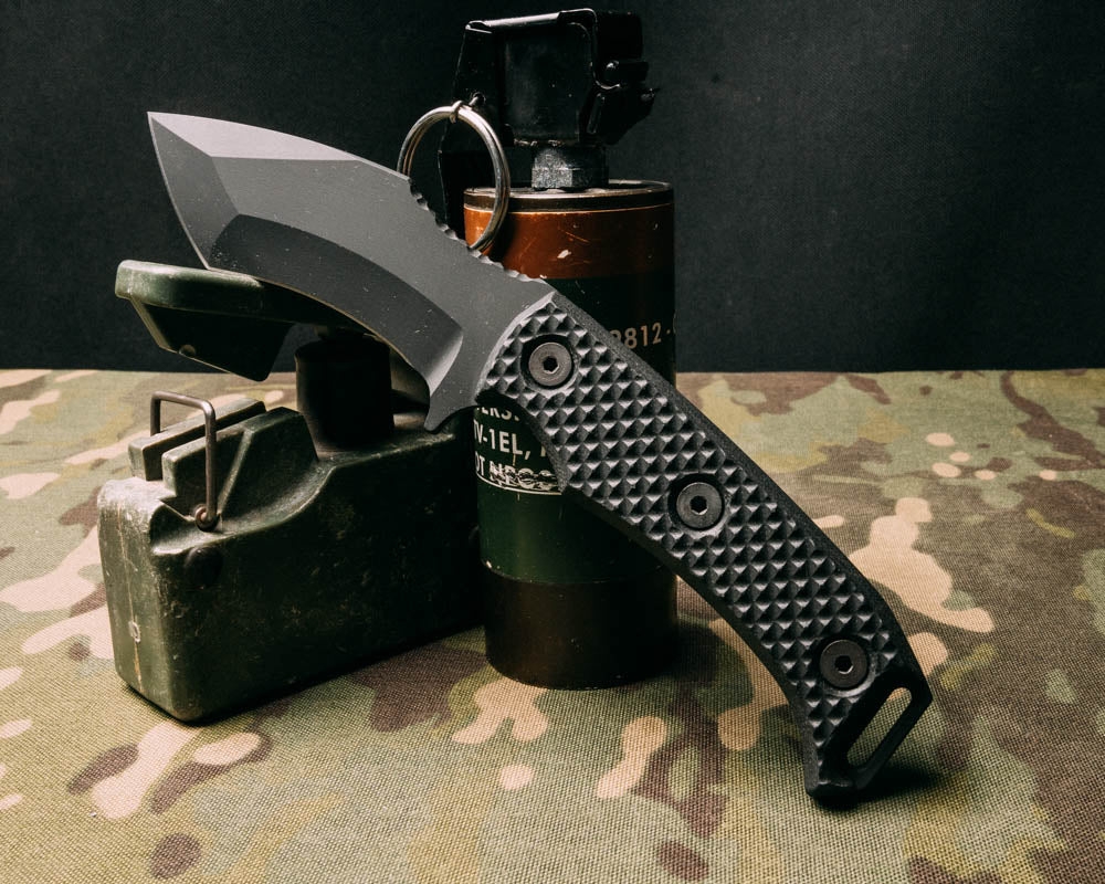 Buteo - Black G10, armor black cerakote, allen bolts – Half Face Blades