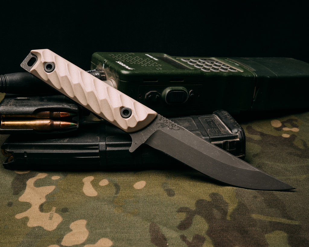 Kwaiken FC - desert tan G10, allen bolts, iron grip